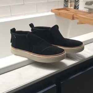 Toms Black suede women’s Paxton slip-ons